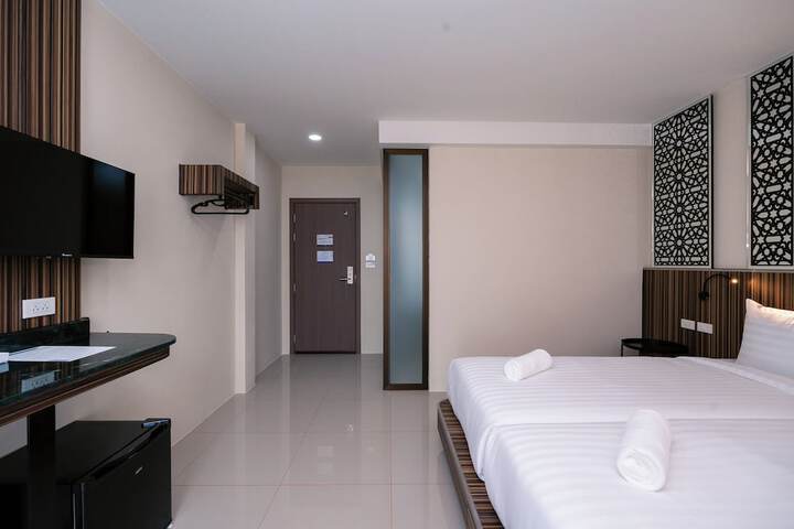 Room 52 of 97