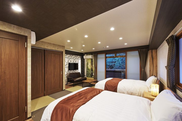 Room 5 of 21
