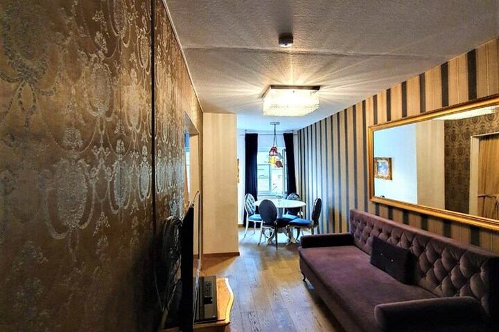 Room 11 of 22