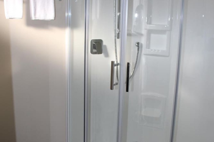 Room 11 of 28