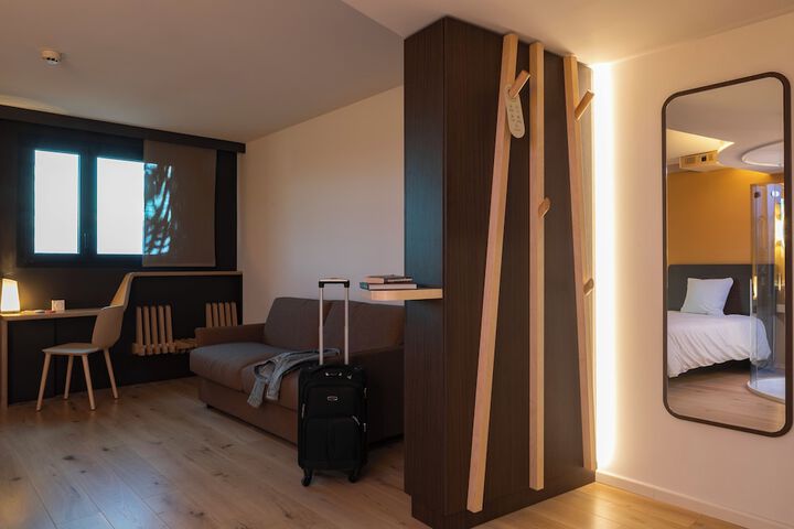 Room 6 of 21
