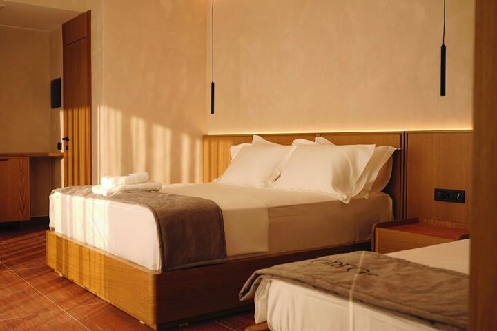 Room 15 of 37