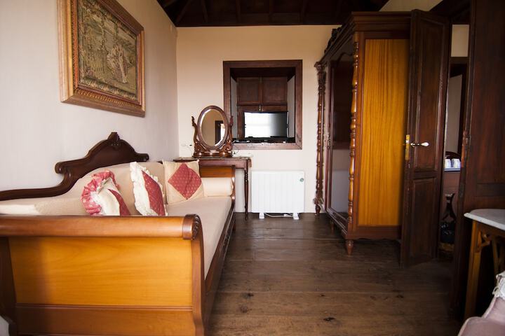 Room 34 of 109