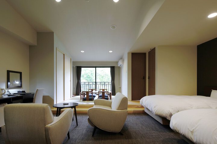Room 13 of 27