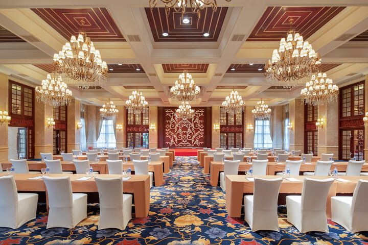 Ballroom/Hall 49 of 61