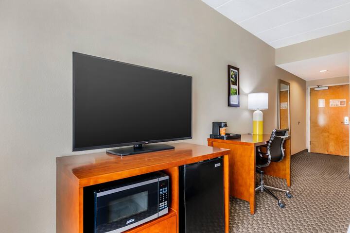 Room 9 of 37