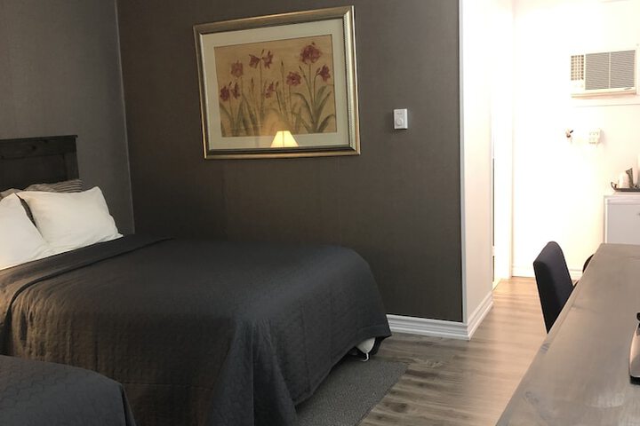 Room 28 of 73