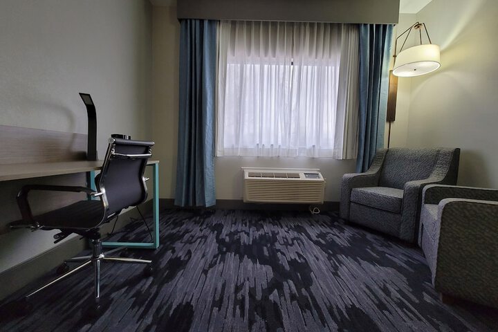 2 Queen Beds (2 of 20)