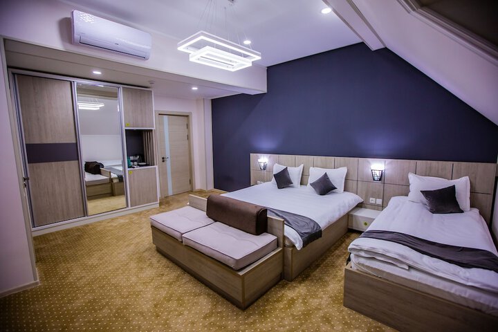 Room 11 of 52