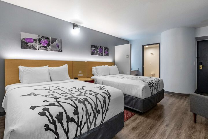 Room 17 of 37