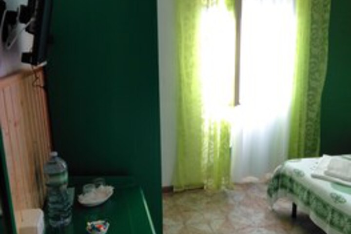 Room 45 of 48