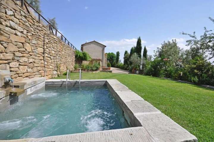 Pool 16 of 26