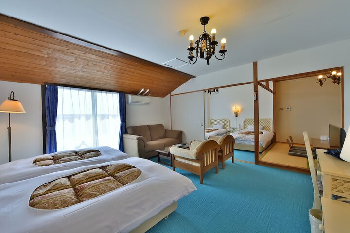 Room 14 of 32