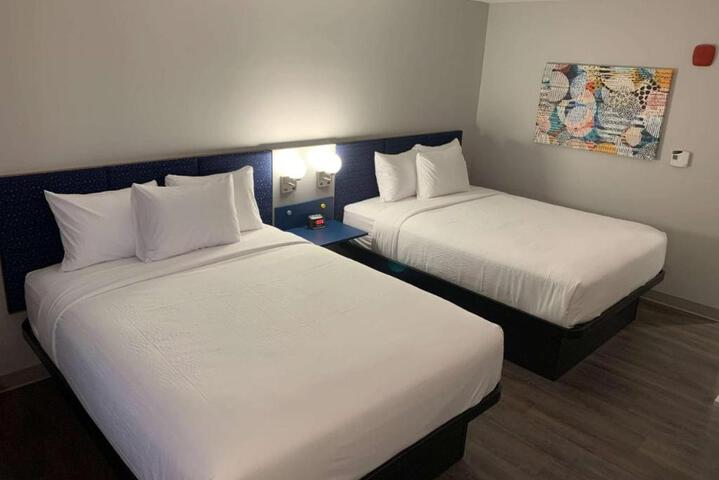 2 Queen Beds Schellville Village View (6 of 6)