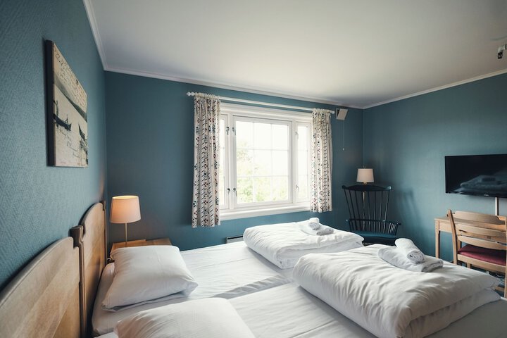 Room 10 of 26