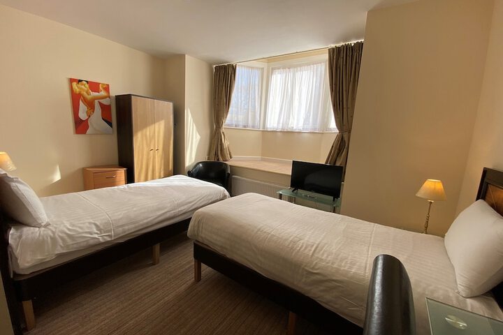 Room 21 of 90