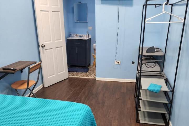 Room 4 of 20