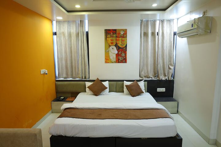 Room 13 of 22
