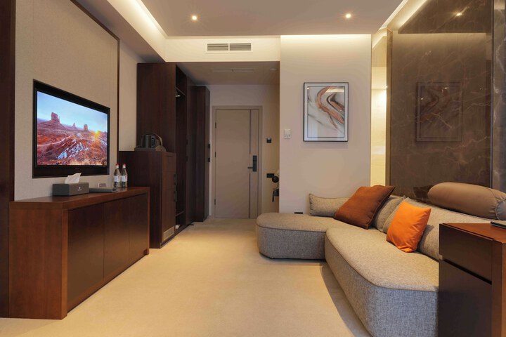 Room 12 of 130