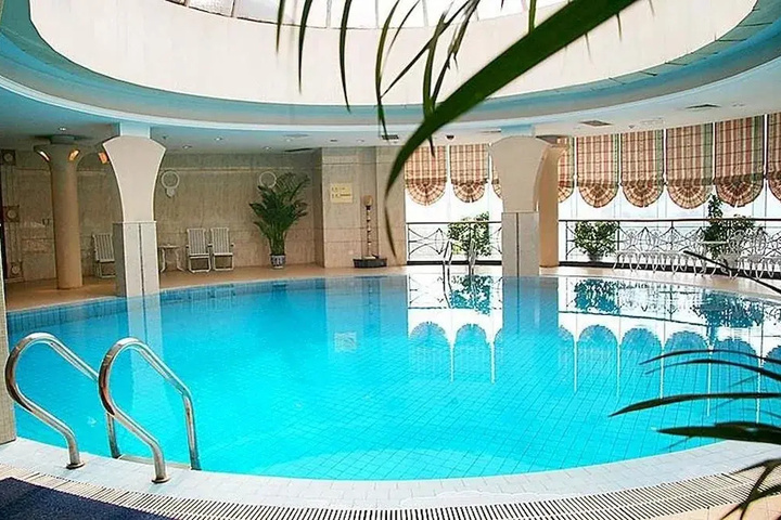 Pool 8 of 10