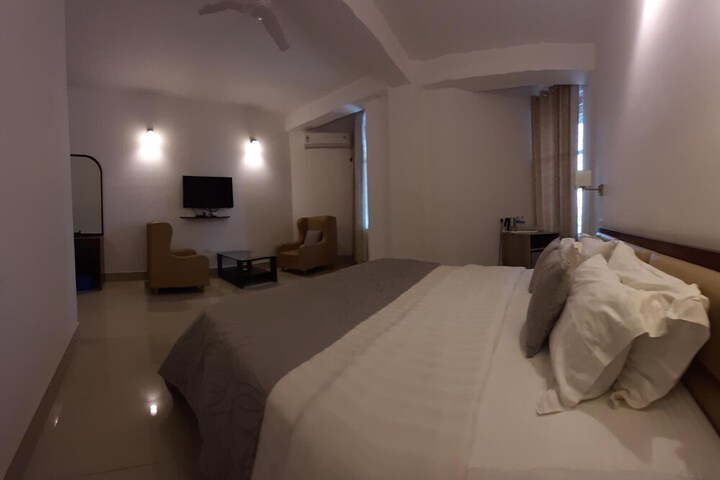 Room 23 of 42