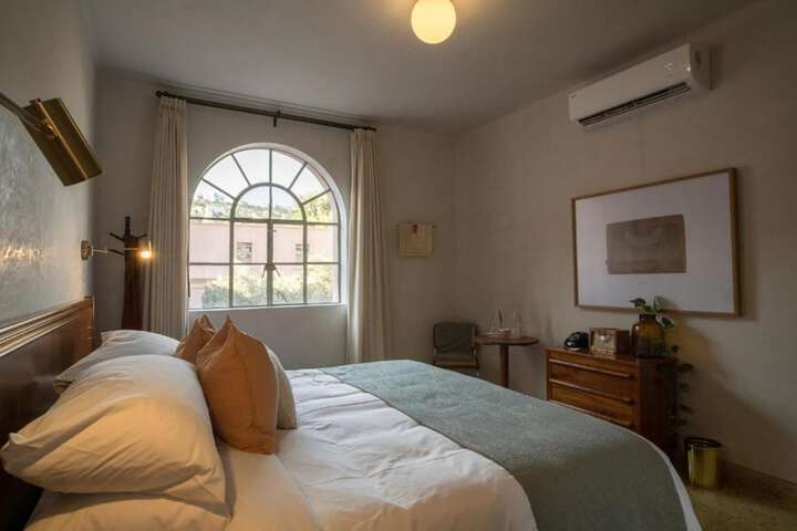 Room 30 of 222