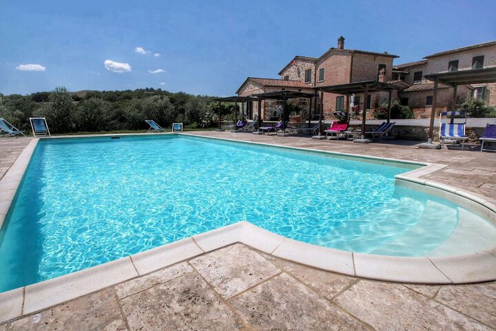 Pool 106 of 186