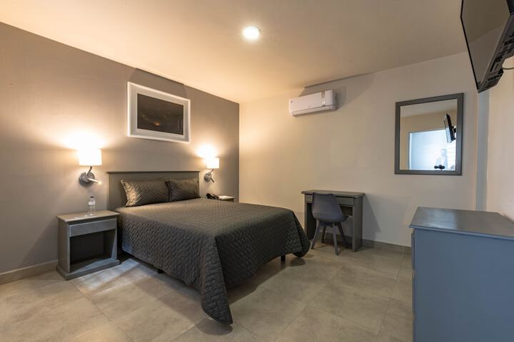 Room 6 of 18