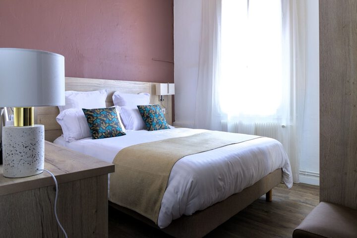 Room 7 of 17