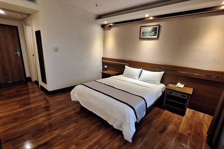 Room 48 of 74