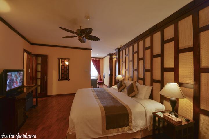 Room 8 of 108