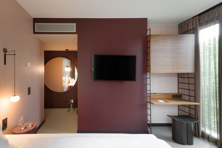 Room 17 of 95