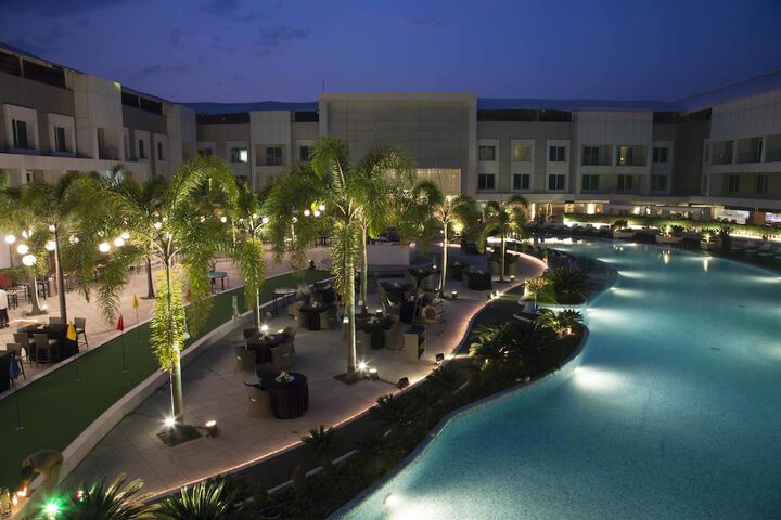 Hotel Pool
