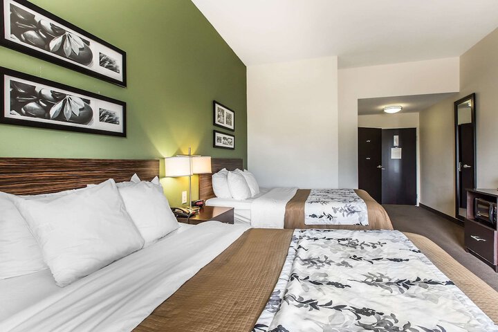 Room 15 of 33