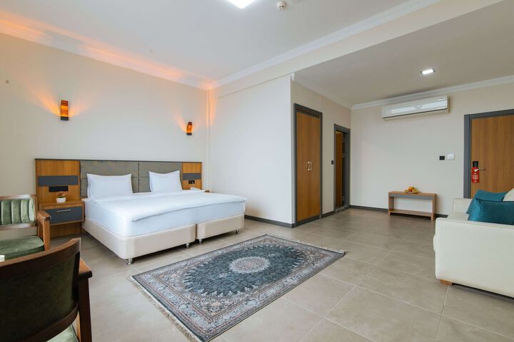 Room 10 of 52