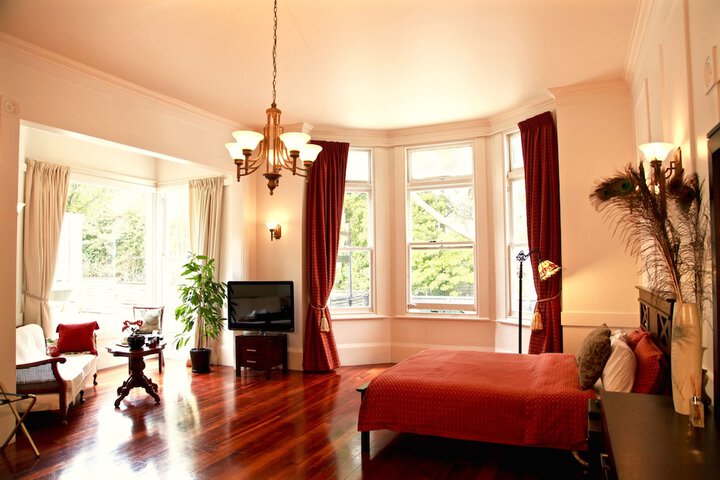 Room 8 of 48