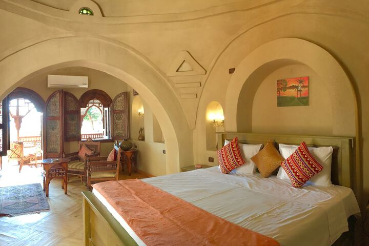Room 49 of 193