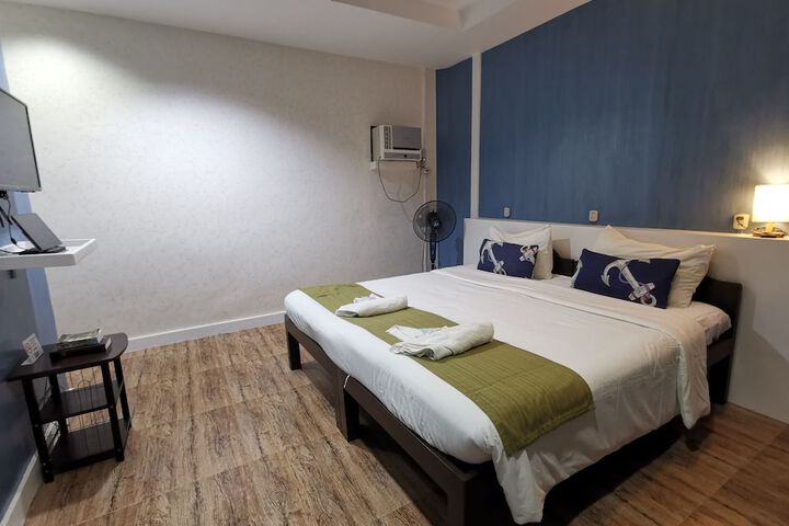 Room 13 of 125