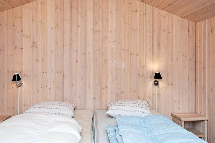 Room 2 of 14