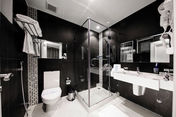 Room 42 of 57