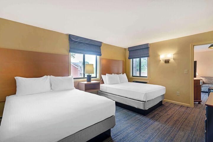 Suite 1 King Bed Second Floor Sofa Bed Kitchen Separate Living Area WiFi Full Breakfast (11 of 34)