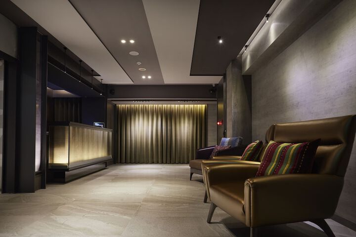 Entrance & Lobby