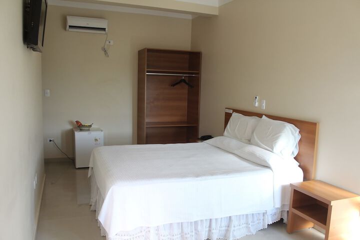 Room 8 of 25