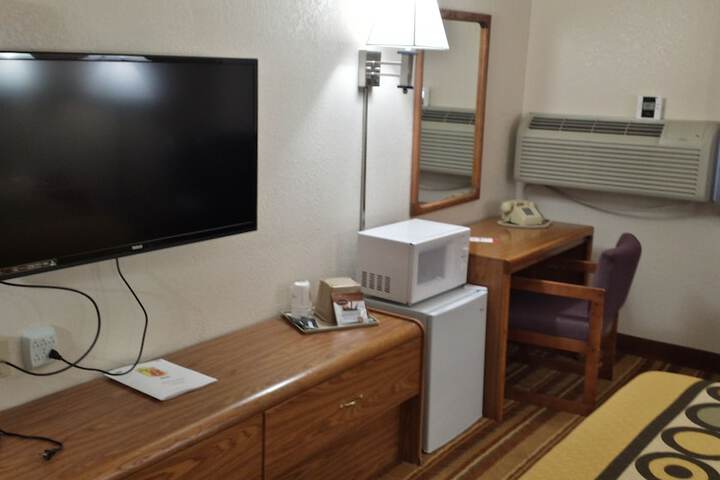 Room 16 of 34