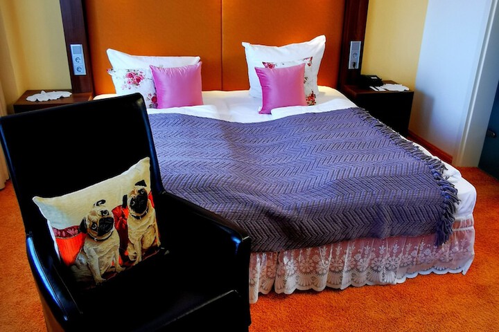 Room 4 of 34