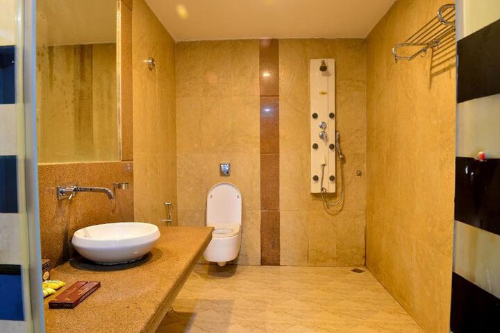 Room 18 of 21