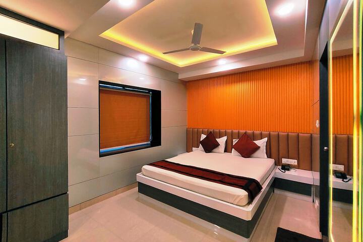 Room 32 of 41