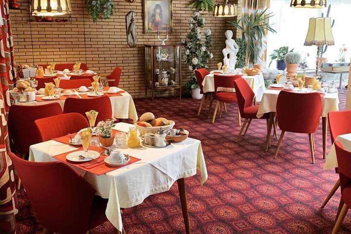 Breakfast/Coffee Service 20 of 35