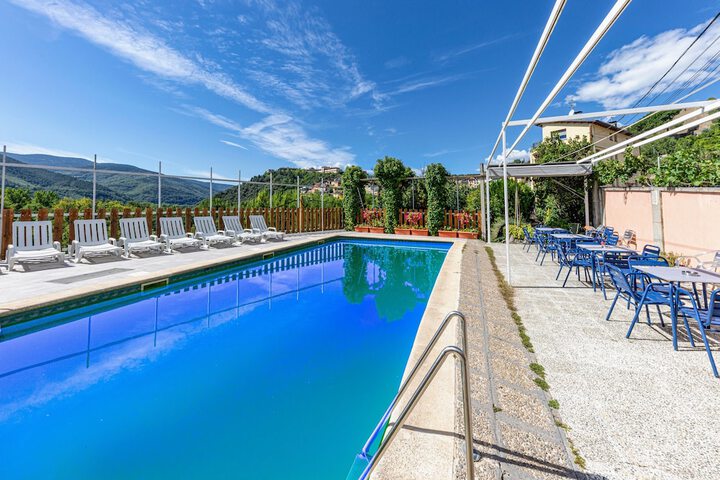 Hotel Pool