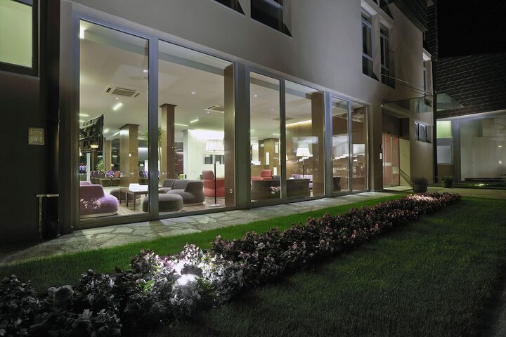 Hotel 56 of 58